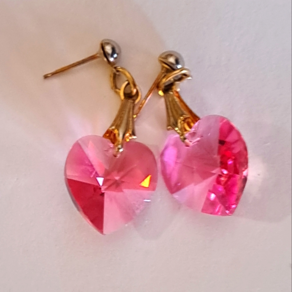 Pretty little heart earrings